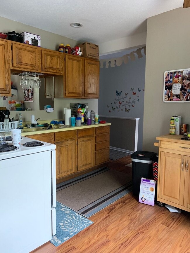 Photo - 325 E Plum St Unit 325.5