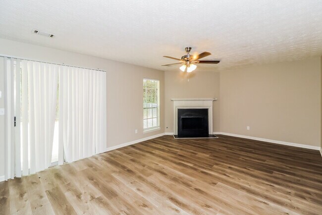 Photo - 6520 Eastbriar Dr