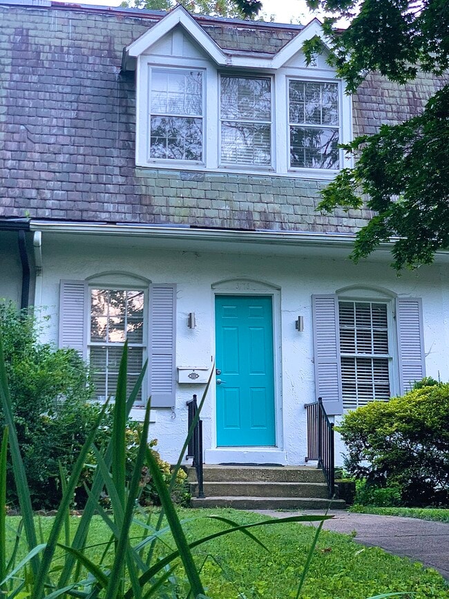 Photo - 3716 R St NW