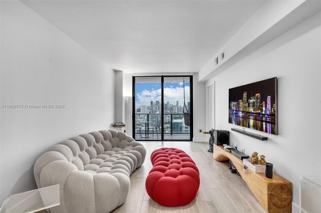 Building Photo - 121 NE 34th St Unit 3003 Rental