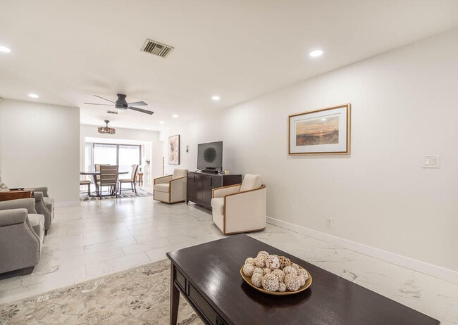 Photo - 4760 Greentree Way Unit A