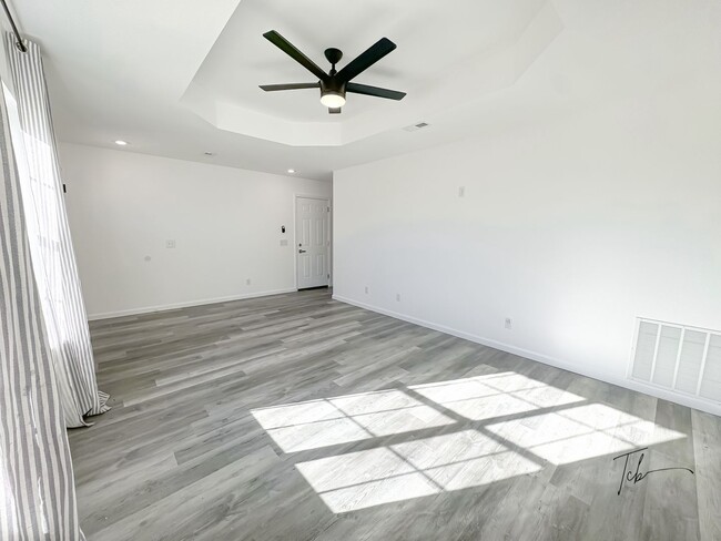 Photo - Available Now!  3 Bedroom, 2 Bathroom in Prime Bentonville Location, w/ Garage and Fenced-in Back...