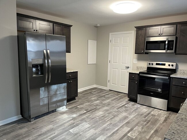 Photo - 3 Bedroom, 2 bath newly remodeled house