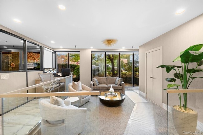 Photo - 141 Great Neck Rd Unit 1F