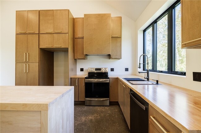 Photo - 2989 Ryder Rd