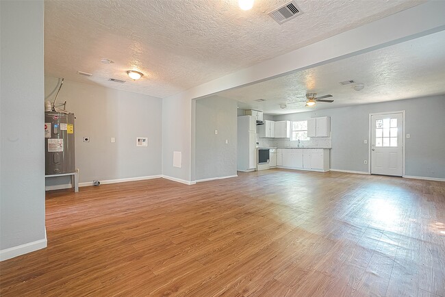 Photo - 4810 Carmen St