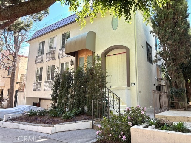 Building Photo - 944 17th St Unit 5