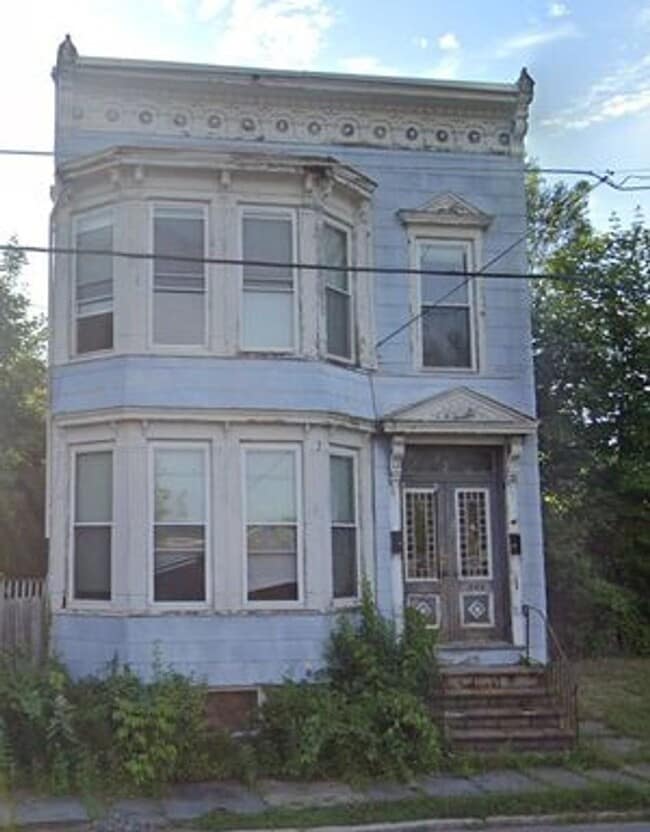 Building Photo - 286 2nd Ave Unit 2