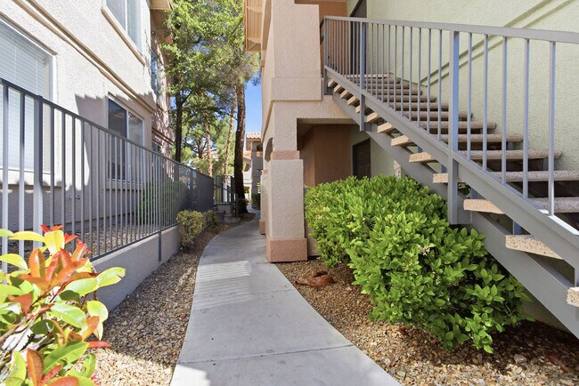 Photo - 350 S Durango Dr