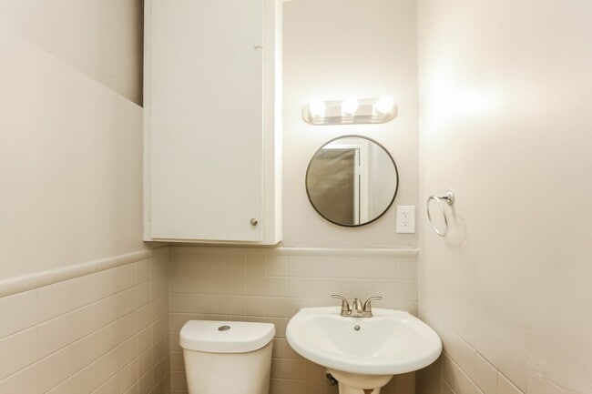 Photo - 1051 Westway St
