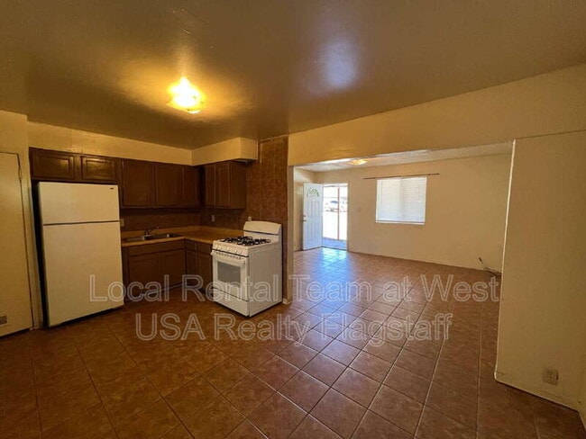 Building Photo - 117 E Ellery Ave Unit Apt 3
