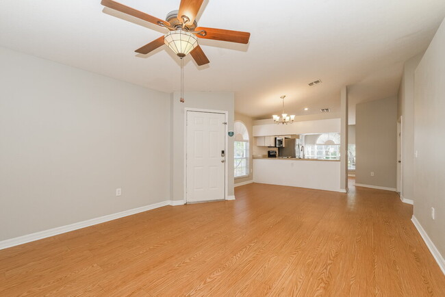 Photo - 7741 Barclay Rd