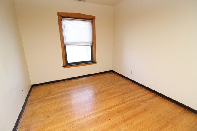 Photo - 1728 W Juneway Terrace Unit 2E