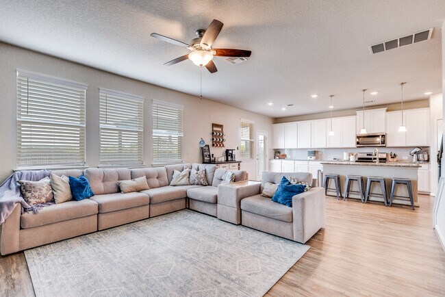 Building Photo - 11503 Bakersfield Pass Rental