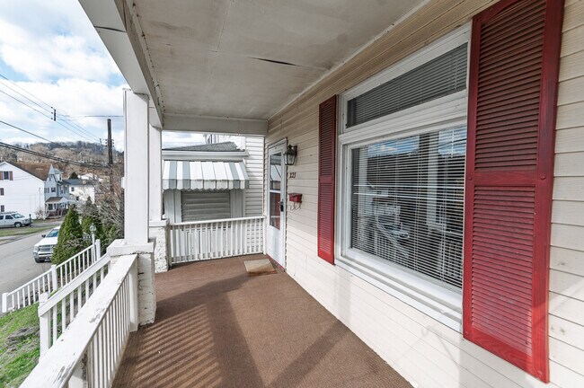 Photo - 223 E Pennview Ave