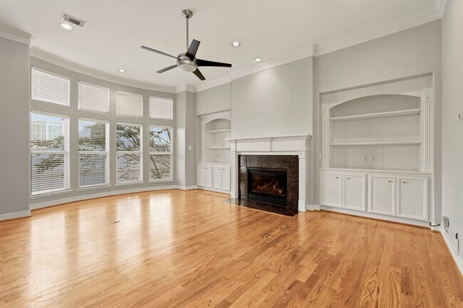 Photo - 822 Stuart St
