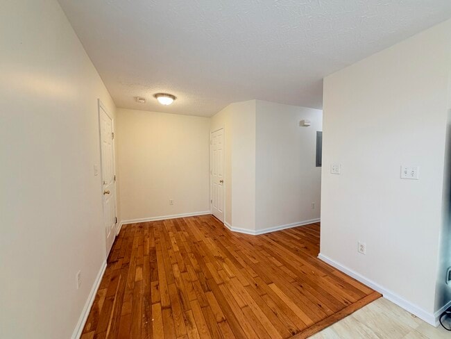 Photo - 218 Wayne Dr