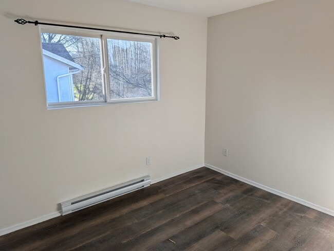 Photo - 8598 McCutcheon Ave