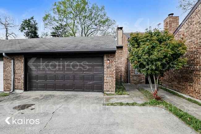 Building Photo - 820 Courtenay Pl