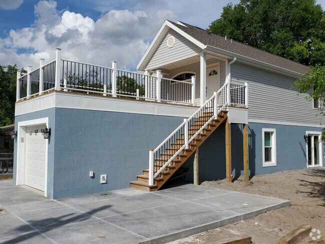 Building Photo - 714 N Warfield Ave Rental