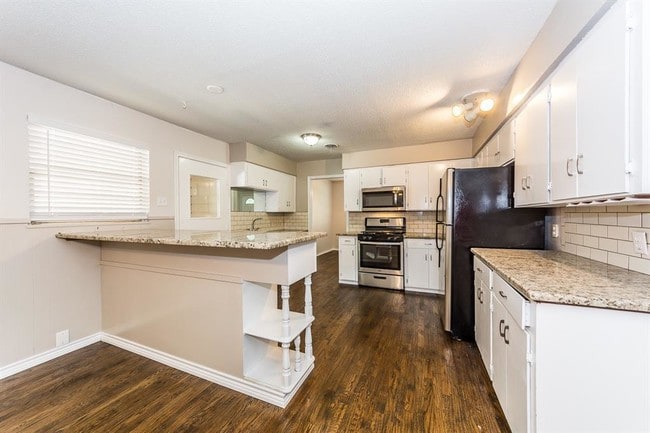 Photo - 2335 Wildoak Dr