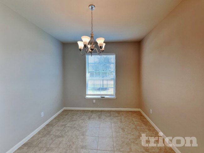Photo - 116 Thorton Vine Dr