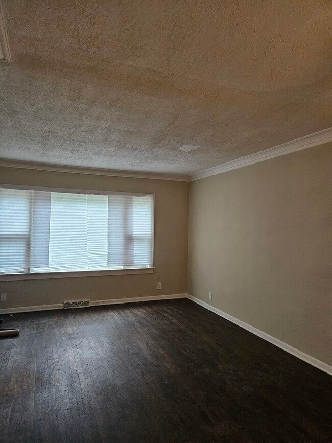 Photo - 8022 S Manistee Ave