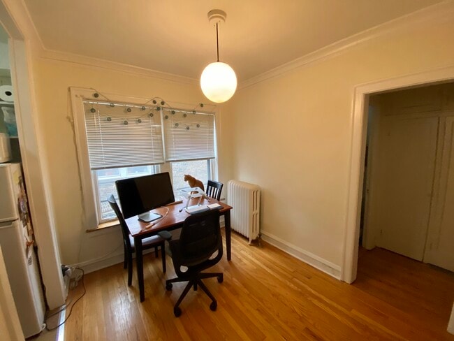 Photo - 927 W Oakdale Ave Unit 1H