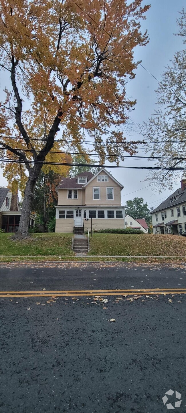 Building Photo - 118 Warrenton Ave Unit 3 Rental