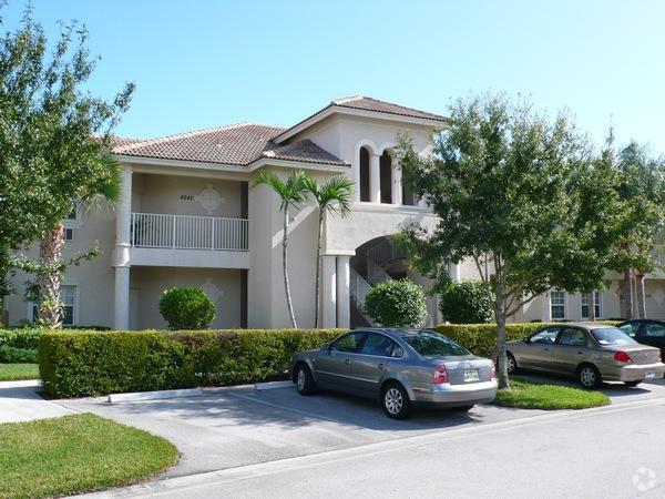 Building Photo - 8234 Mulligan Cir Unit 2811 Rental