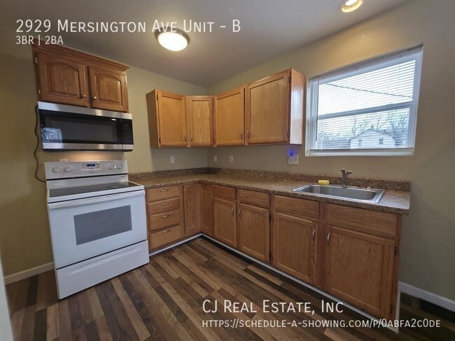 Photo - 2929 Mersington Ave