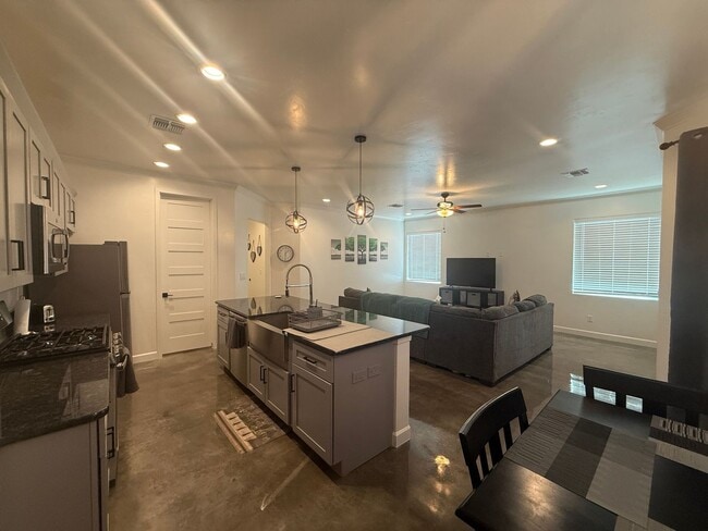 Photo - 2 Bedroom 1 Bathroom Fully Furnished Home