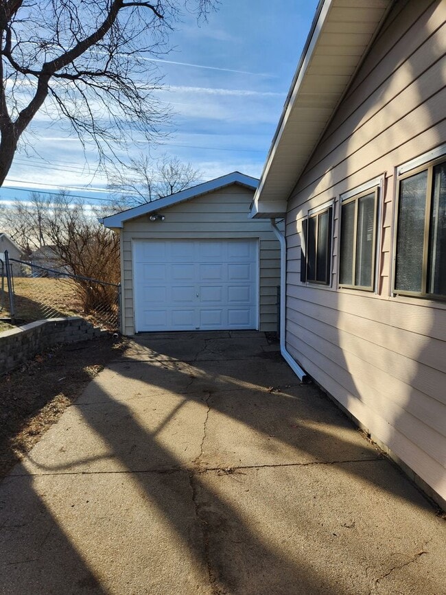 Photo - 3 bed, 2 bath, 1 car garage Newly remodeled with fenced backyard!