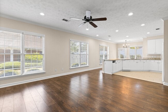 Photo - 1601 Over Cup Cir