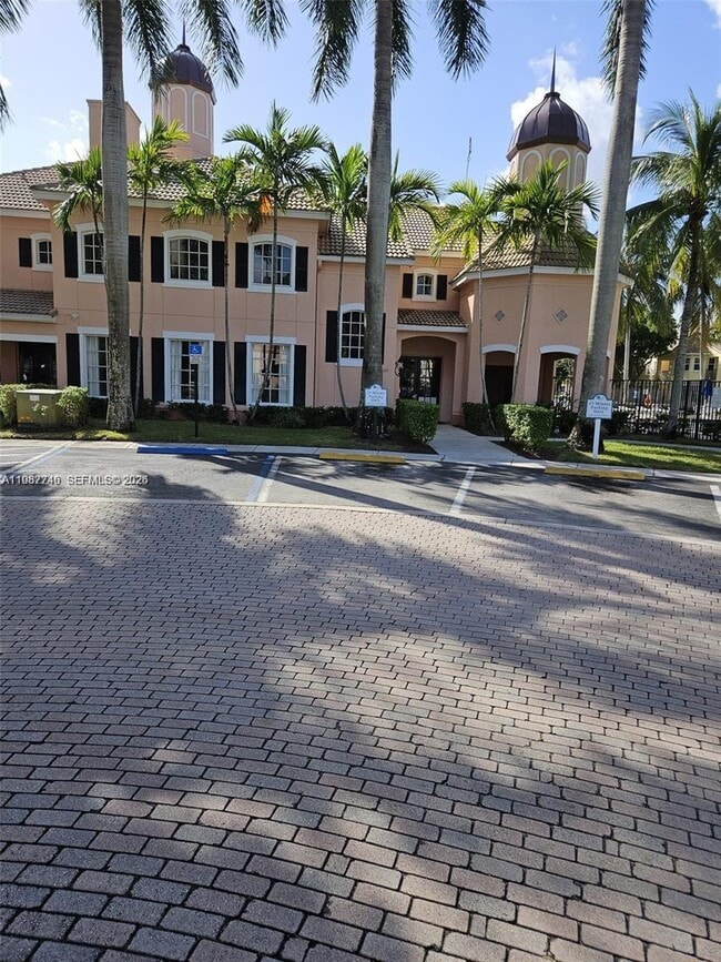 Building Photo - 1706 Belmont Ln Unit 1706