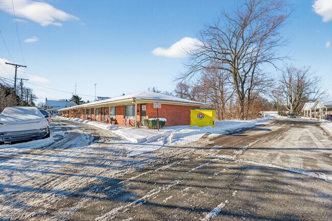23 W Burdick St