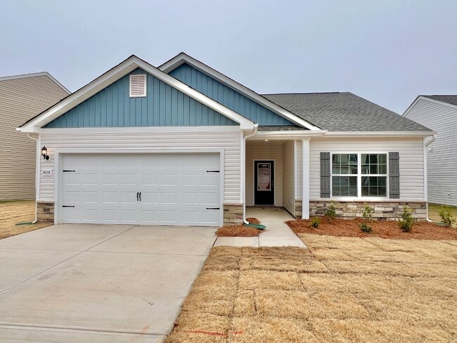 Building Photo - Immaculate 3 bedroom ranch!