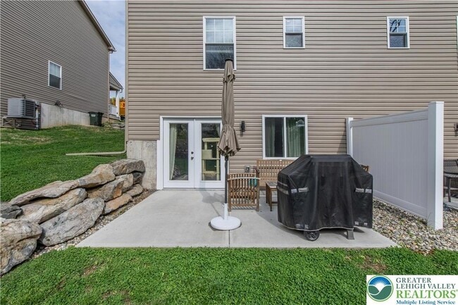 Photo - 221 Craig Ave