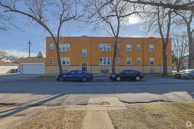 Building Photo - 3343 N Melvina Ave Unit 2 Rental