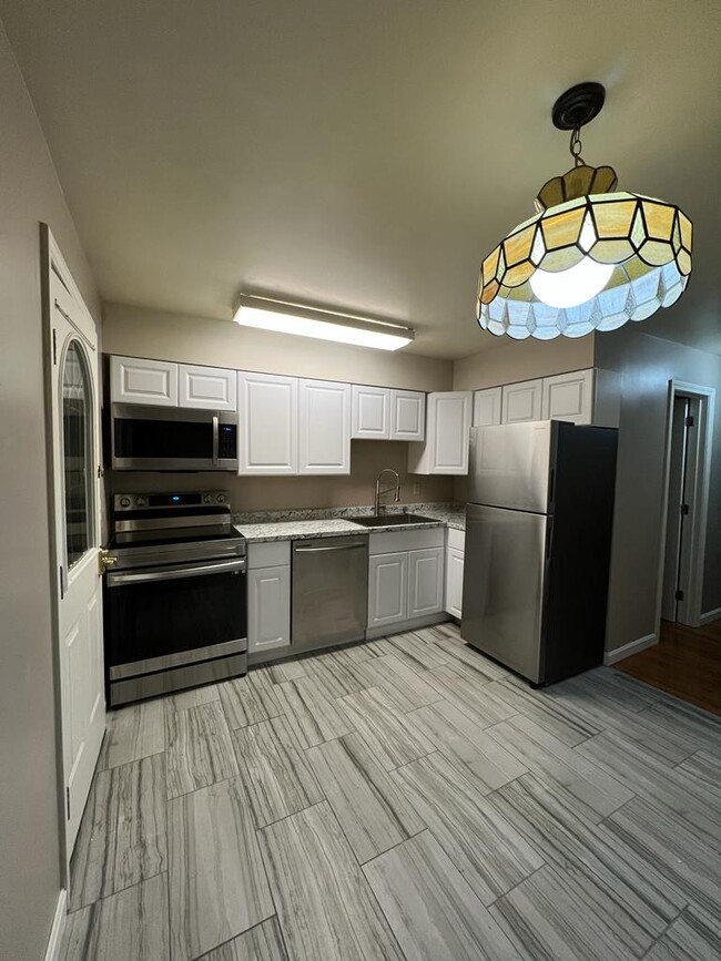 Building Photo - 220 Mascoma St Unit 54