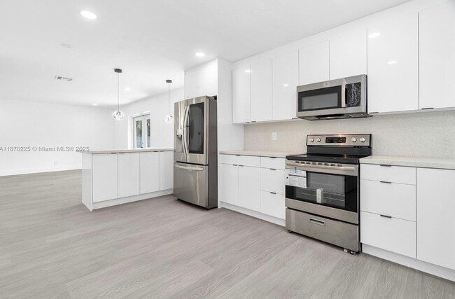 Building Photo - 1402 NW 19th St Rental