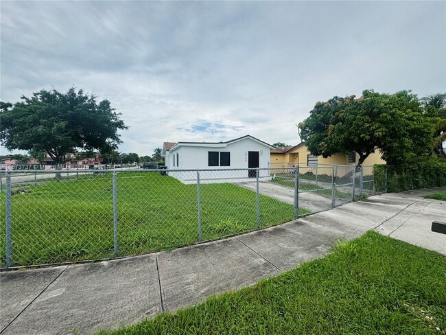 Building Photo - 18742 SW 113th Ave Rental