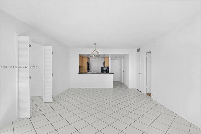 Photo - 1228 West Ave Unidad 1415