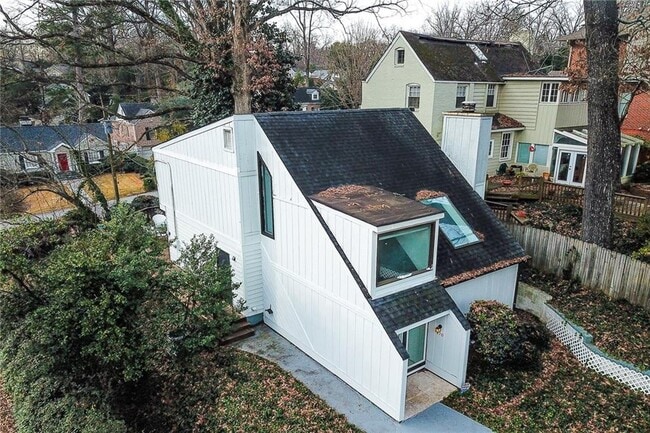 Building Photo - 270 Peachtree Way NE Rental