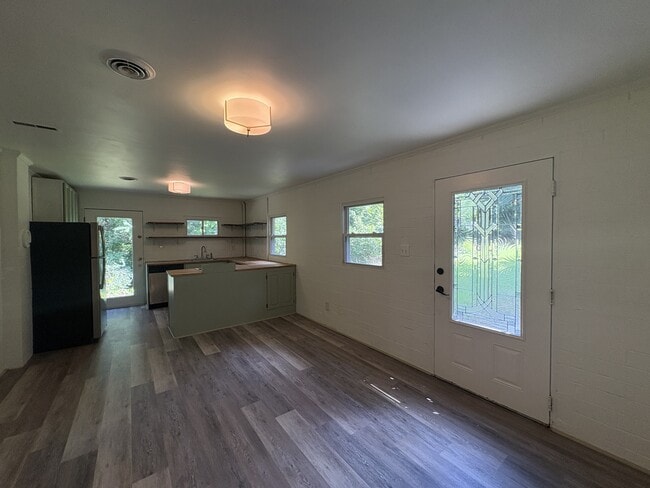 Photo - 85 Harrison St