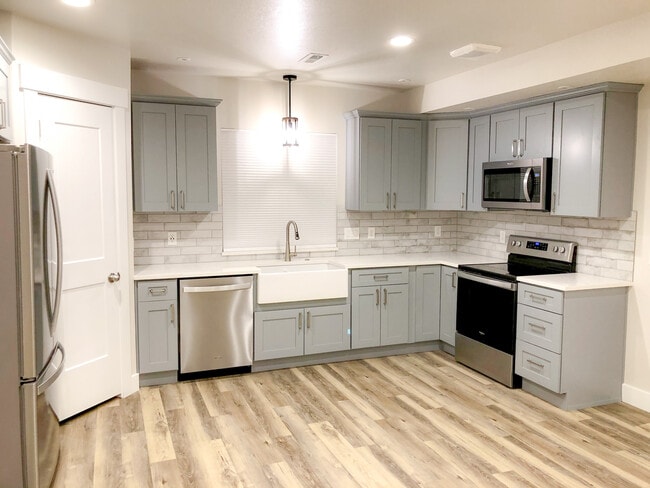 Building Photo - 959 S 650 W Unit #2