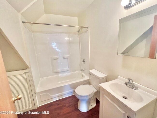 Photo - 1930 Boulevard Ave