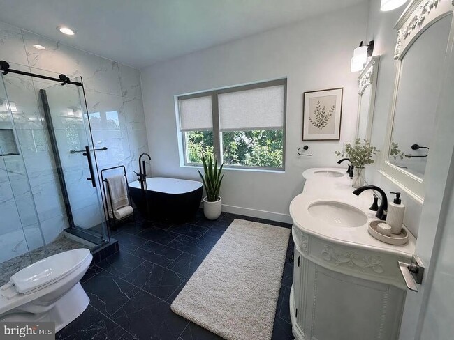 Photo - 5520 Walton Ave
