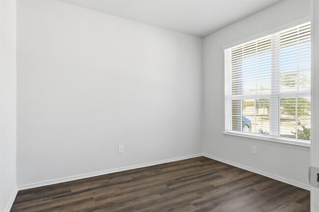 Photo - 15917 Tug Ct