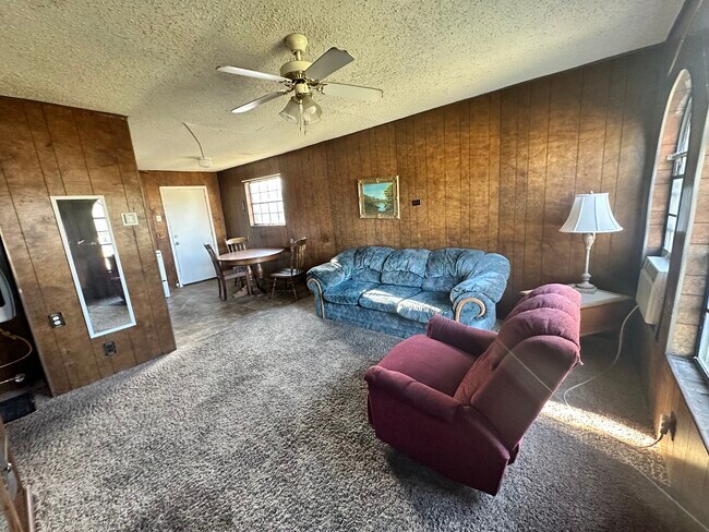 Photo - 305 Dolomita St